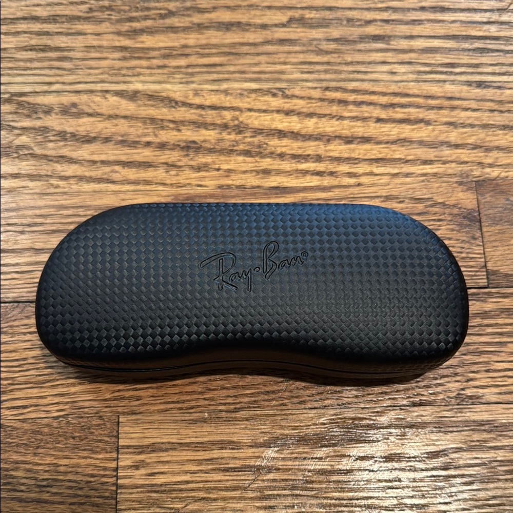 Ray-Ban glasses case & cleaning cloth
